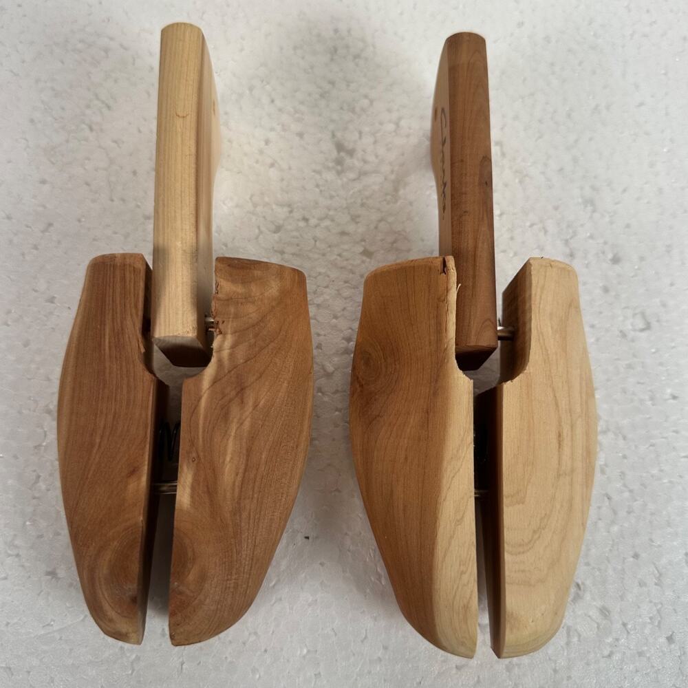 Clarks Cedar Shoe Trees Women's Small Wood Expands Almond Toe Point One Pair - Picture 4 of 6